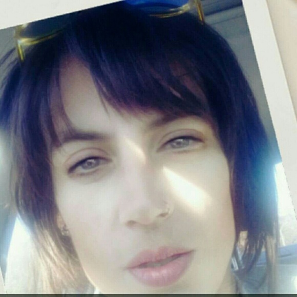 Meet your Posher, Natalie - Picture 2 of 2